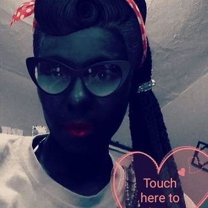 Meet your Posher, Latoya